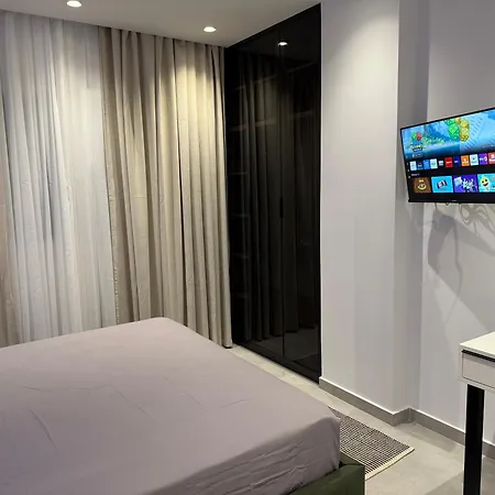 Solux - Perfect Location - Free Parking شقة *