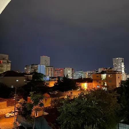 Solux - Perfect Location - Free Parking *