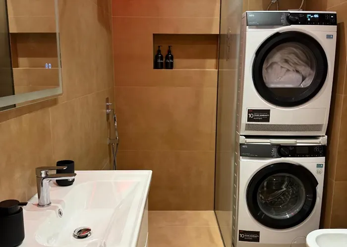 Solux - Perfect Location - Free Parking Tirana