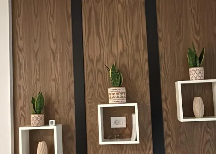 Solux - Perfect Location - Free Parking Apartment *