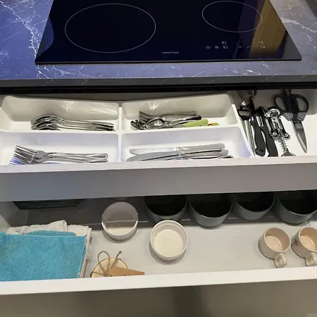 Solux - Perfect Location - Free Parking 地拉那