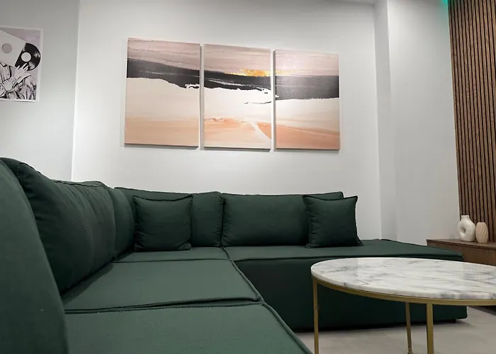 Solux - Perfect Location - Free Parking